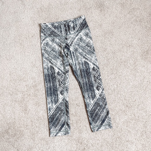 lululemon athletica Pants - Lululemon athletica black white printed leggings